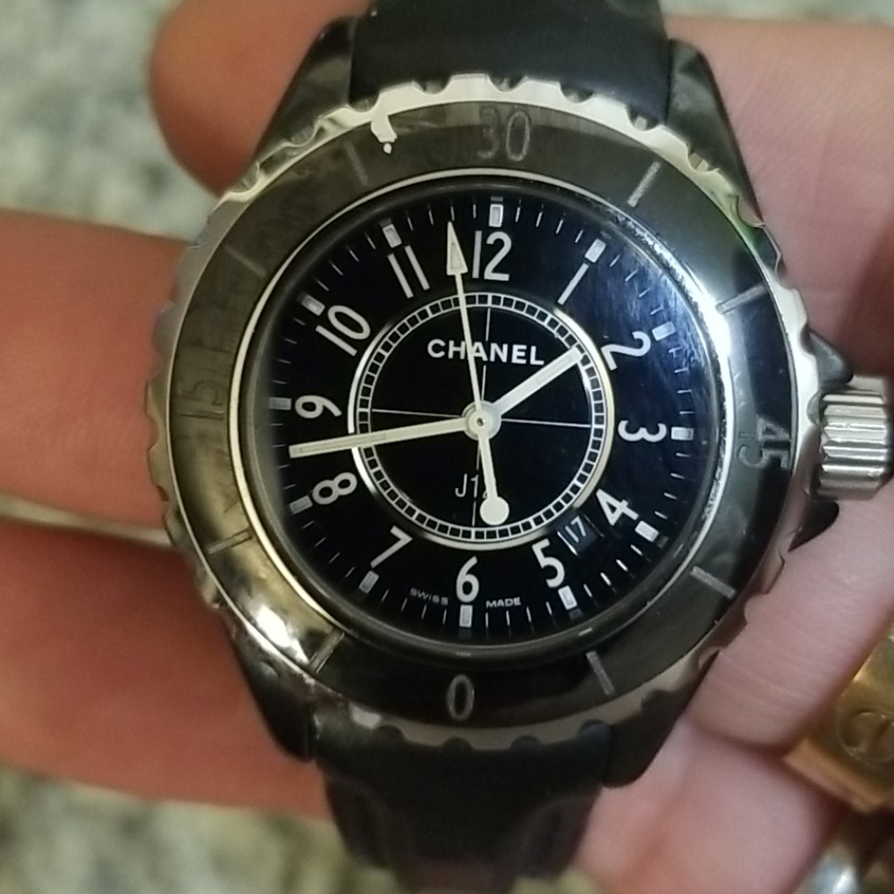 Chanel Iconic J12 Quartz 33mm watch - Picture 13 of 16